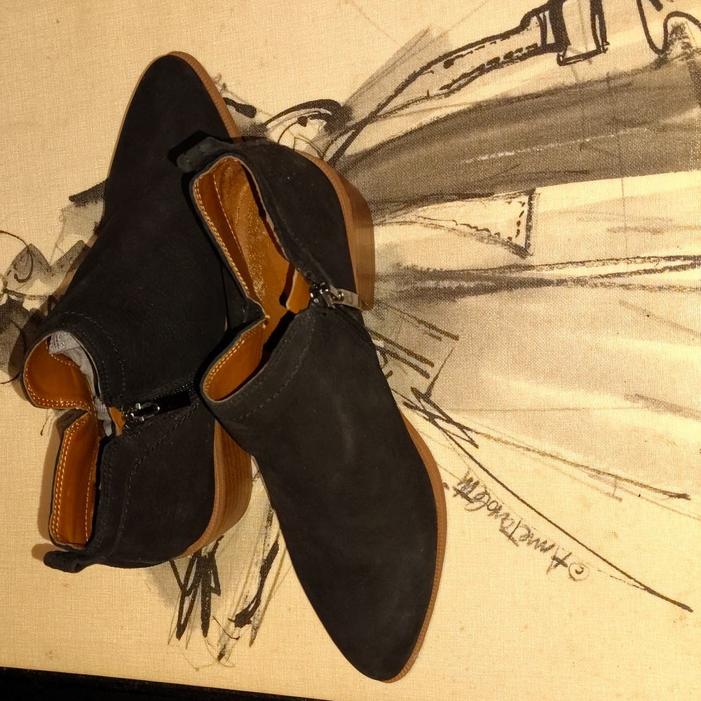Elegant FRANCO SARTO Black Ankle Boots